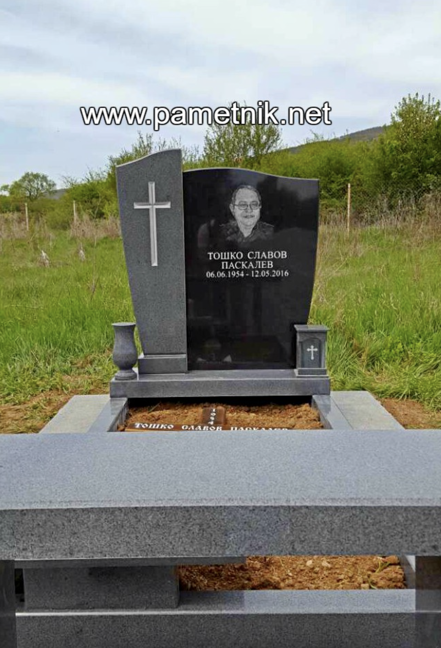 Паметник от гранит